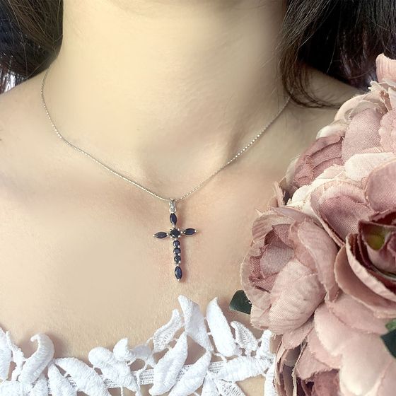 Серебряный крестик с сапфиром 1.938ct