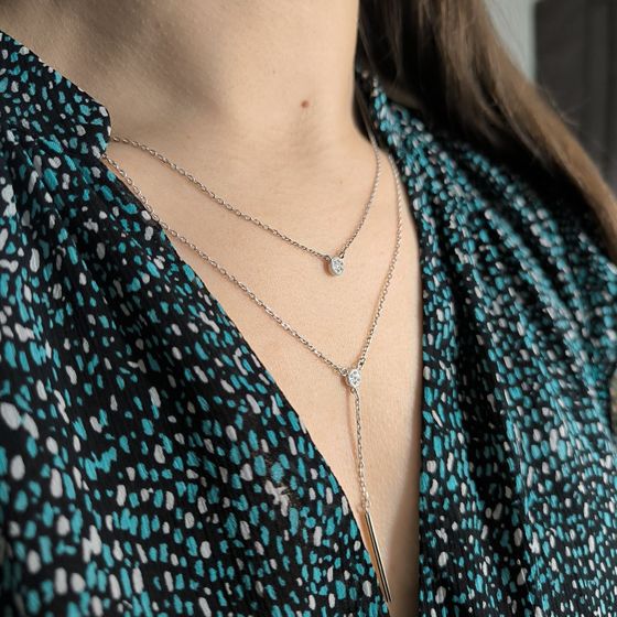 Silver necklace with phianites