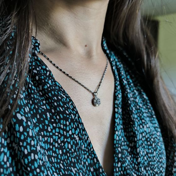 Silver pendant with phianites