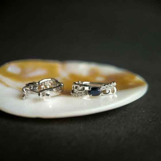 Срібні сережки з сапфіром 1.072ct, фіанітами