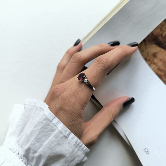 Sterling silver ring with nano 1.655ct garnet