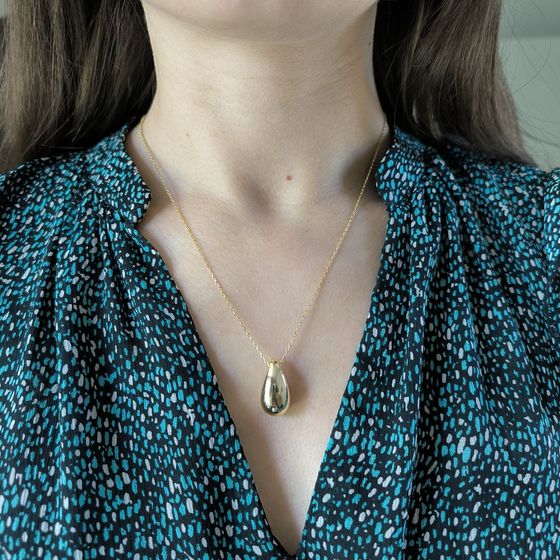 Silver necklace without stones