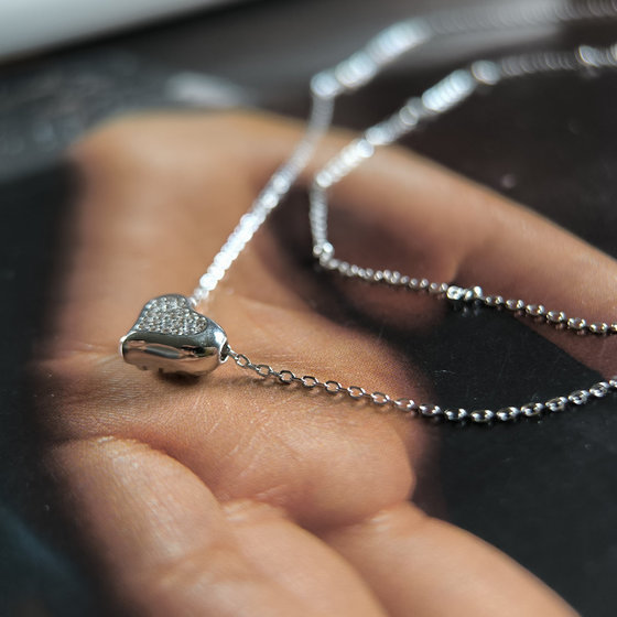 Серебряное колье с фианитами