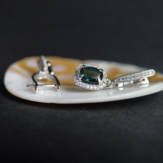 Серебряные серьги с топазом Лондон Блю 3.425ct