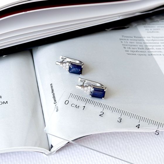 Срібні сережки з сапфіром 3.863ct, фіанітами