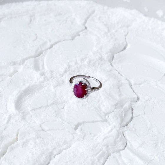 Срібна каблучка з рубіном 4.127ct, фіанітами
