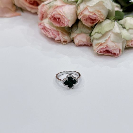 Серебряное кольцо с малахитом, фианитами