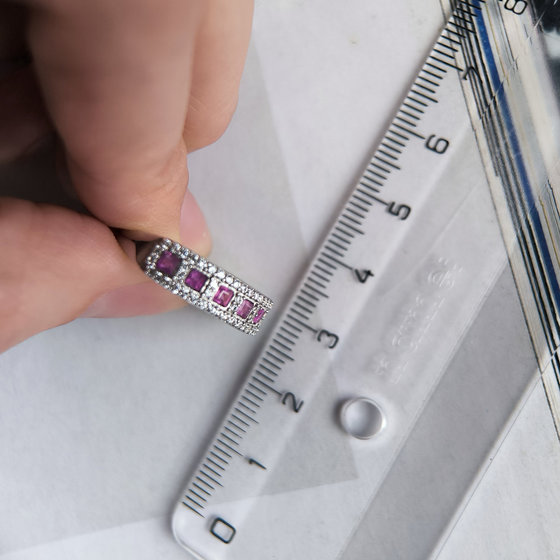 Серебряное кольцо с рубином 1.458ct, фианитами