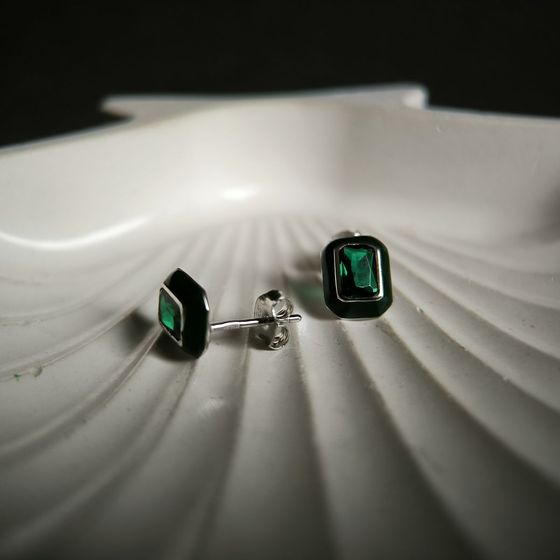 Серебряные серьги с фианитами, емаллю