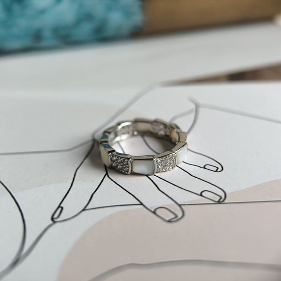 Серебряное кольцо с перламутром