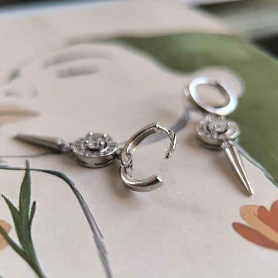 Серебряные серьги с фианитами