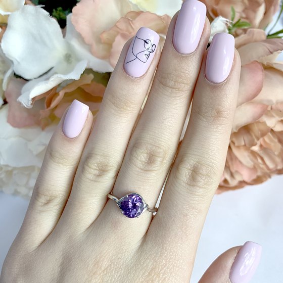Серебряное кольцо с александритом