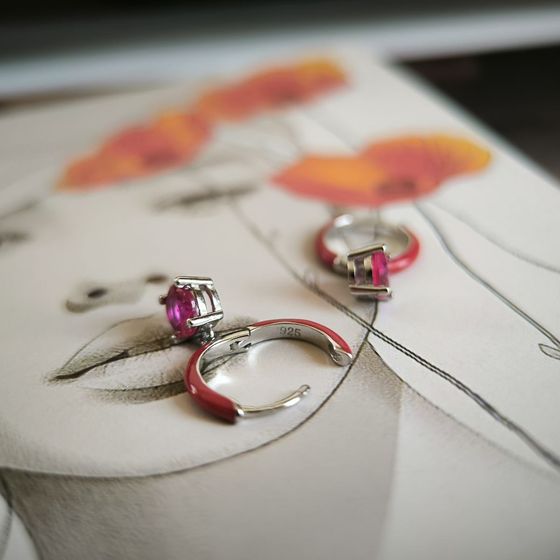 Silver earrings with phianites, semallu