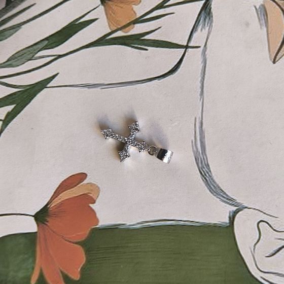 Серебряный крестик с фианитами