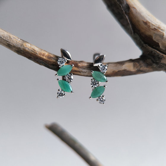 Серебряные серьги с изумрудом 1.642ct