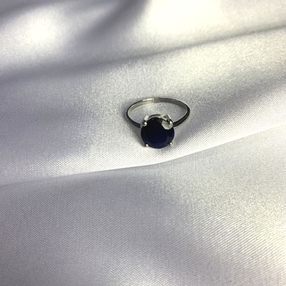 Серебряное кольцо с сапфиром
