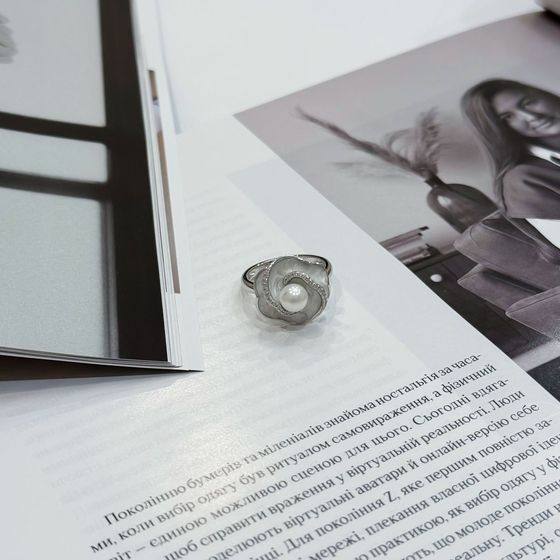 Серебряное кольцо с жемчугом, перламутром