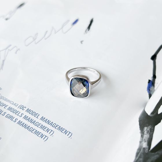 Silver ring with a 4.186-carat mystic topaz