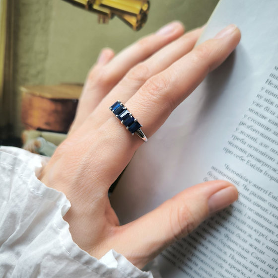 Серебряное кольцо с сапфиром 3.583ct