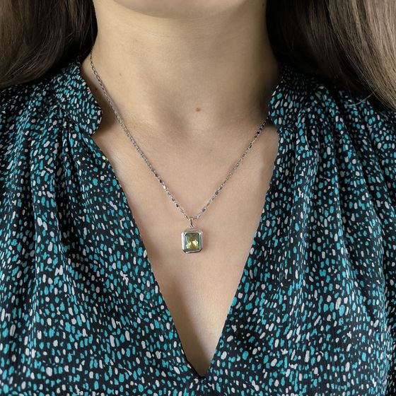 Серебряная подвеска с мистик топазом 2.4ct