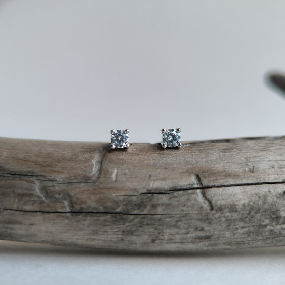 Серебряные серьги с фианитами