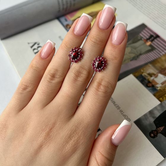 Silver earrings with a 2.94-carat garnet