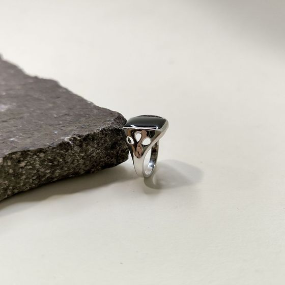 Silver ring with onyx