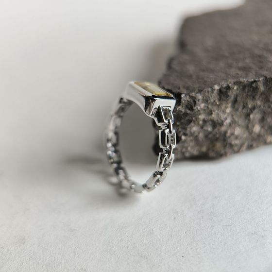 Silver ring with a 1.418ct nano citrine