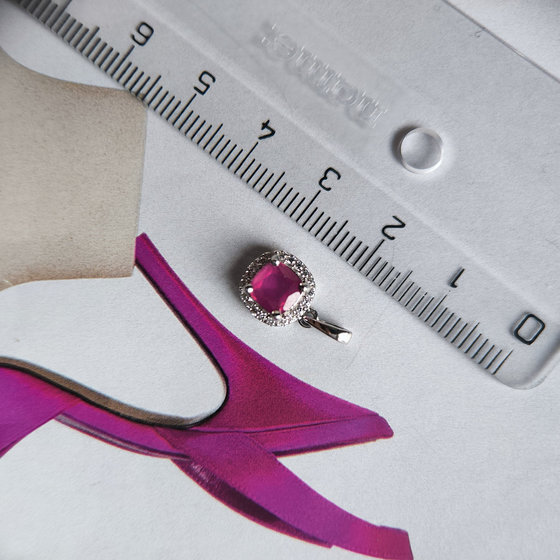 Серебряная подвеска с рубином 1.47ct, фианитами