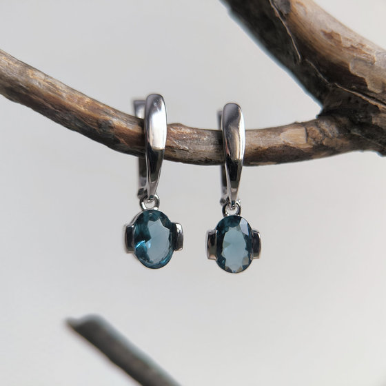 Серебряные серьги с топазом Лондон Блю 1.65ct