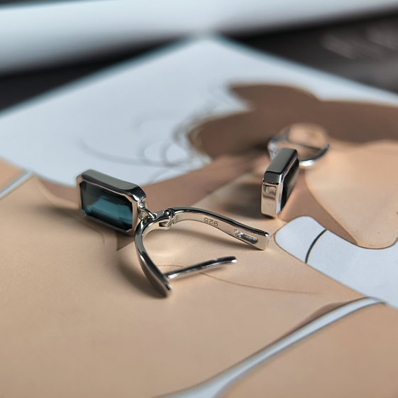 Серебряные серьги с топазом Лондон Блю 3.6ct