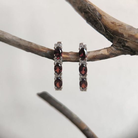 Серебряные серьги с гранатом 3.642ct