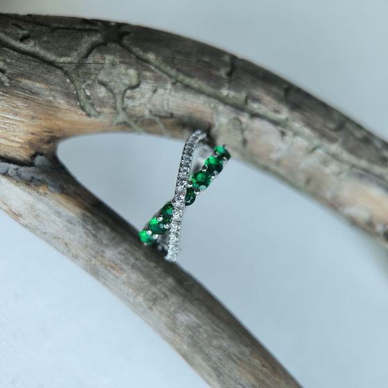 Серебряное кольцо с изумрудом nano 0.842ct