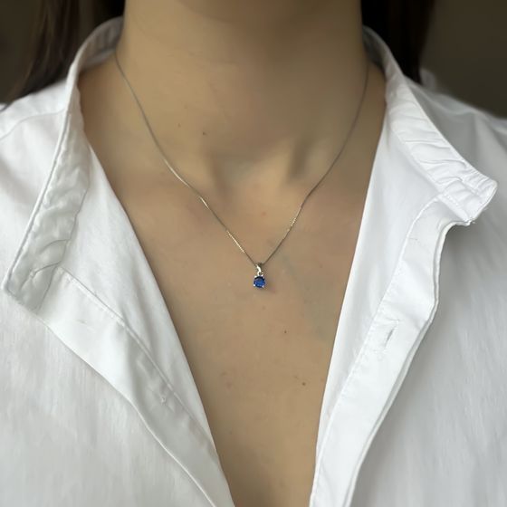 Серебряная подвеска с сапфиром nano