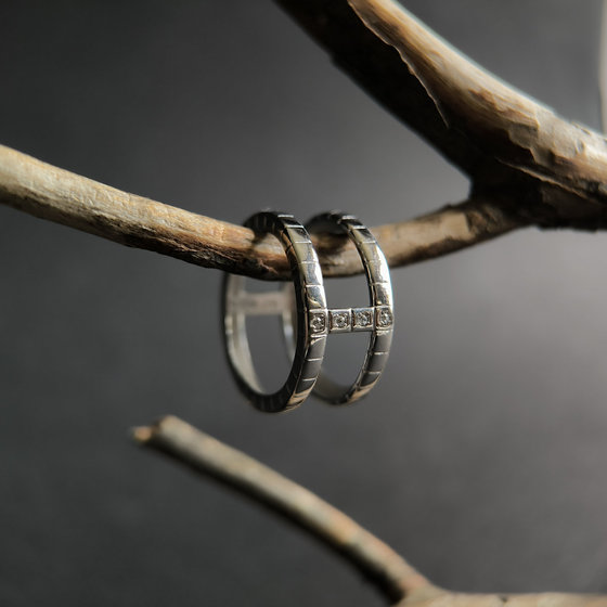 Silver ring with cubic zirconia