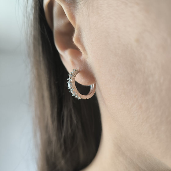 Серебряные серьги с фианитами, емаллю