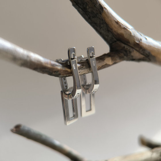 Серебряные серьги с фианитами