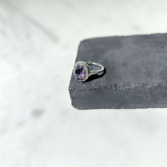 Срібна каблучка з аметистом 2.627ct