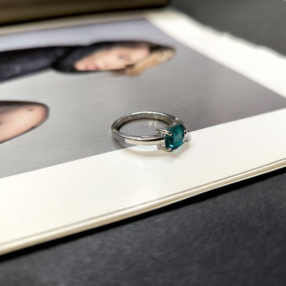 Срібна каблучка зі смарагдом nano 1.385ct