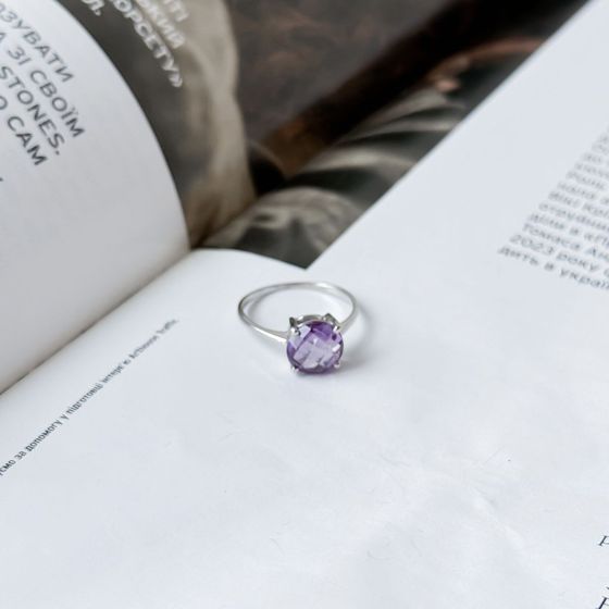 Silver ring with alexandrite