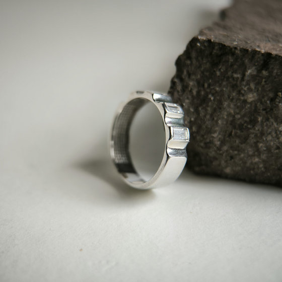 Серебряное кольцо с фианитами