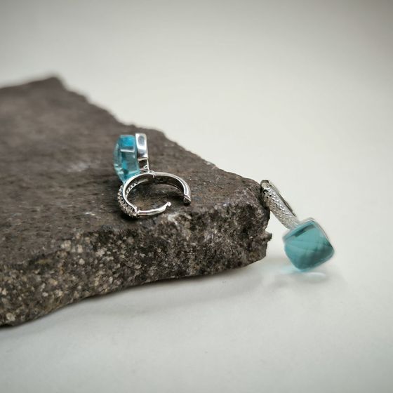 Серебряные серьги с фианитами