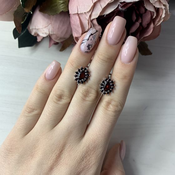 Серебряные серьги с гранатом 2.925ct