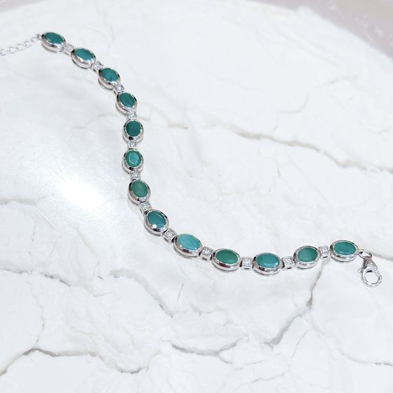 Серебряный браслет с изумрудом 10.06ct