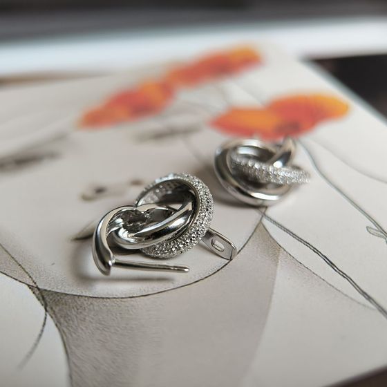 Серебряные серьги с фианитами