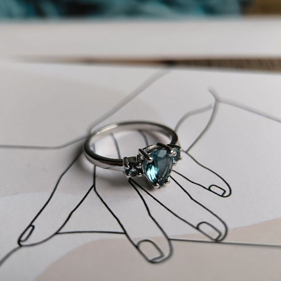 Серебряное кольцо с топазом Лондон Блю 0.963ct