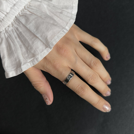 Silver ring with cubic zirconia