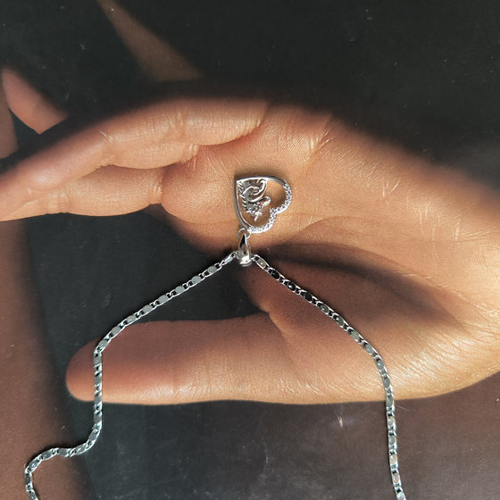 Серебряная подвеска с фианитами