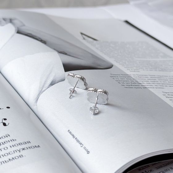 Silver earrings with malachite