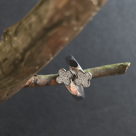 Серебряное кольцо с фианитами 0.32ct